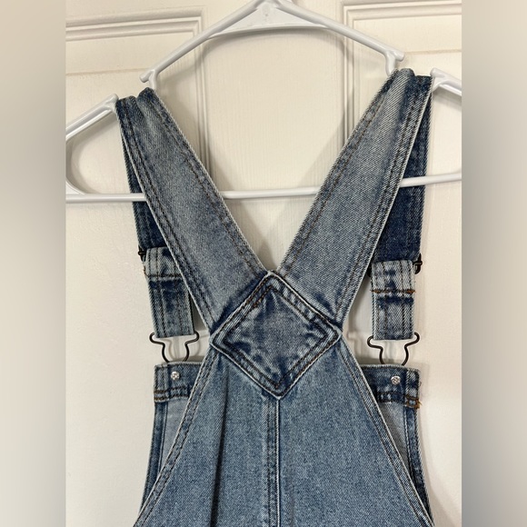 NWOT Wild Fable Distressed Denim Overall Shorts sz Small - Picture 4 of 7